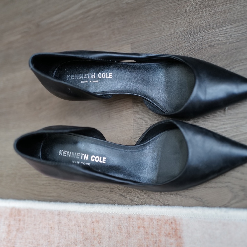 Kenneth Cole Sleek Black Heels